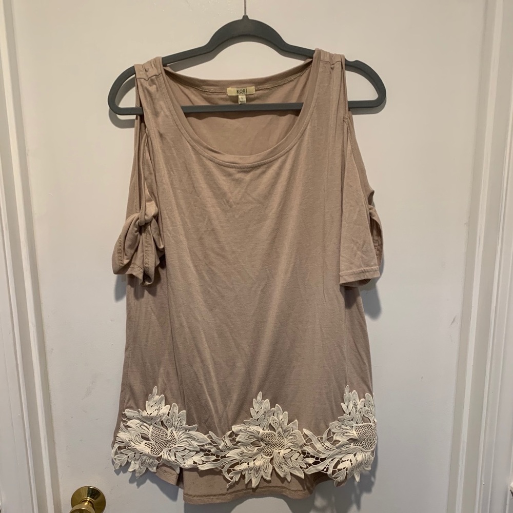 Nana macs t shirt with crochet design